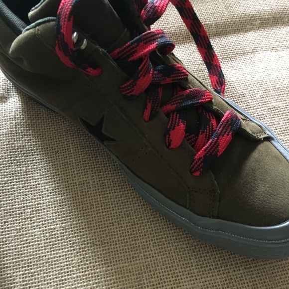 Converse high top sneakers/.  New - Picture 6 of 11